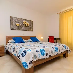  Apartment Ornella
