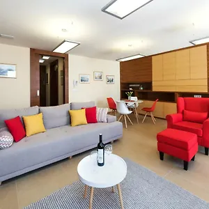  Apartment Main Street